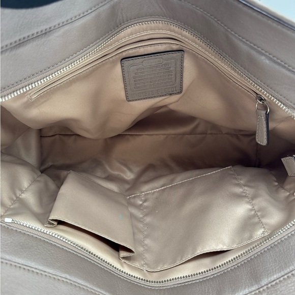Coach Tan Signature Tote Bag | Very Good Condition - Picture 13 of 15